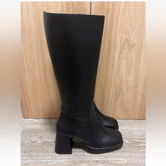 Urban Outfitters Black Vix Knee Boots EU 38/ UK 5 Faux Leather Vegan BN - Picture 2 of 9